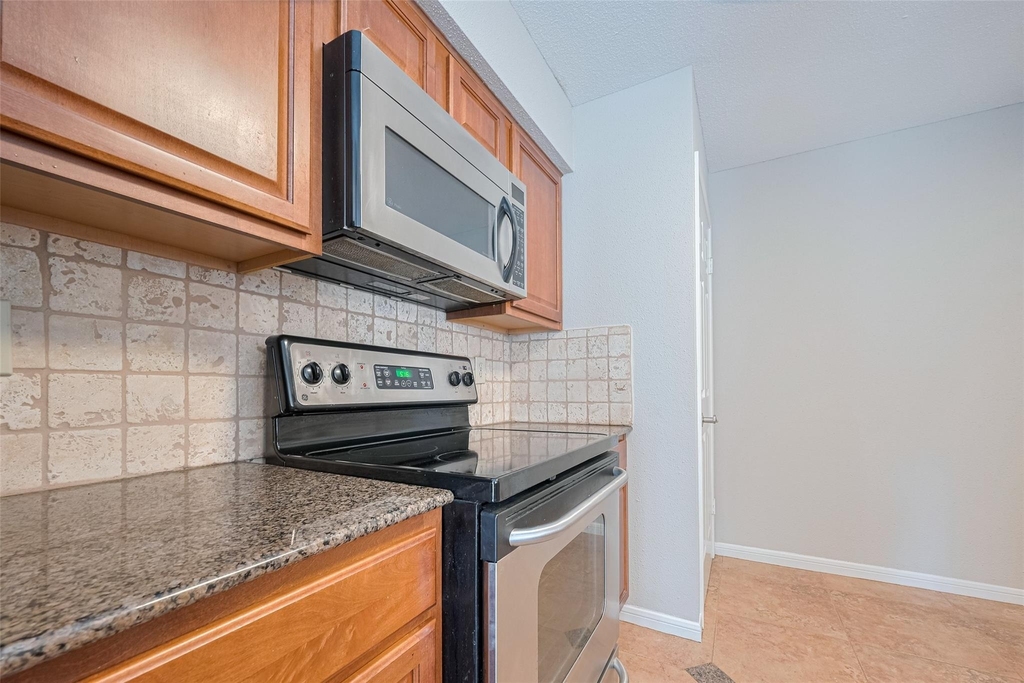 2211 S Kirkwood Road - Photo 15