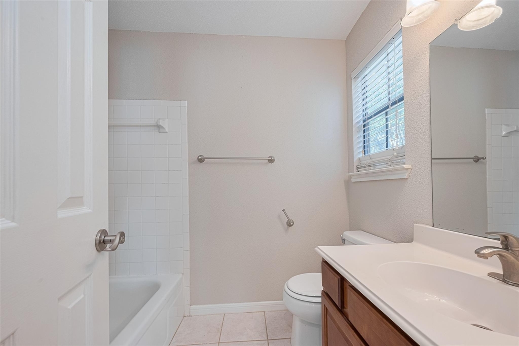 2211 S Kirkwood Road - Photo 24