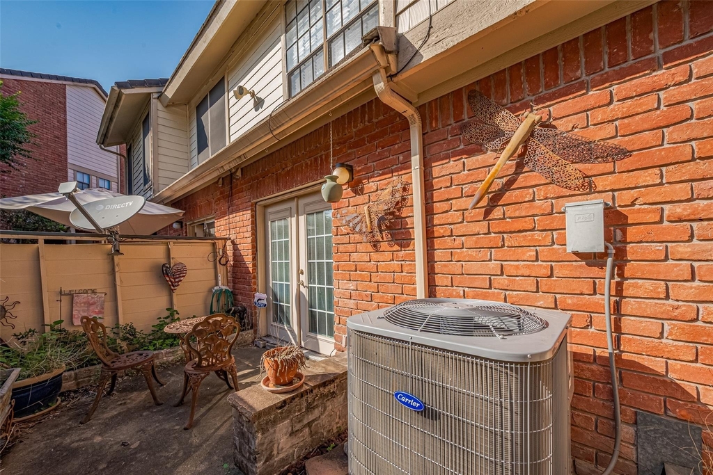 2211 S Kirkwood Road - Photo 33