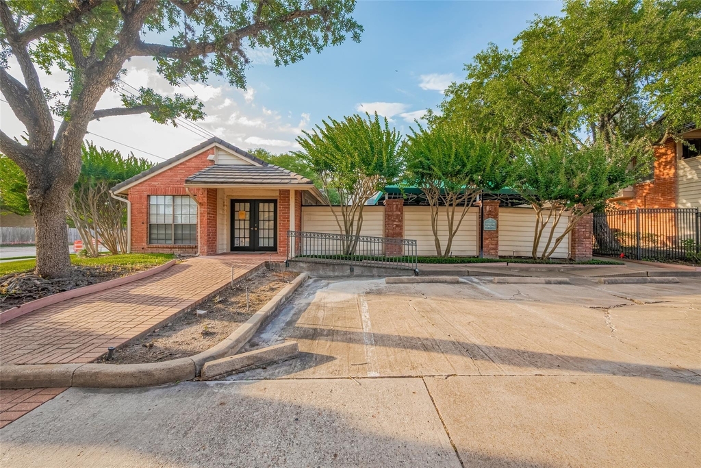 2211 S Kirkwood Road - Photo 37