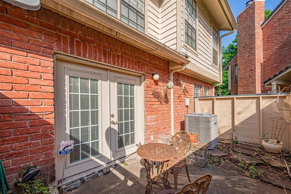 2211 S Kirkwood Road - Photo 32