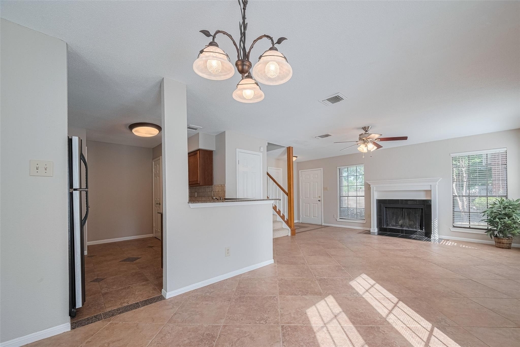2211 S Kirkwood Road - Photo 10