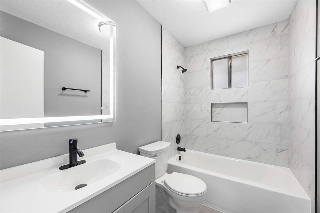 502 Frawley Street - Photo 13