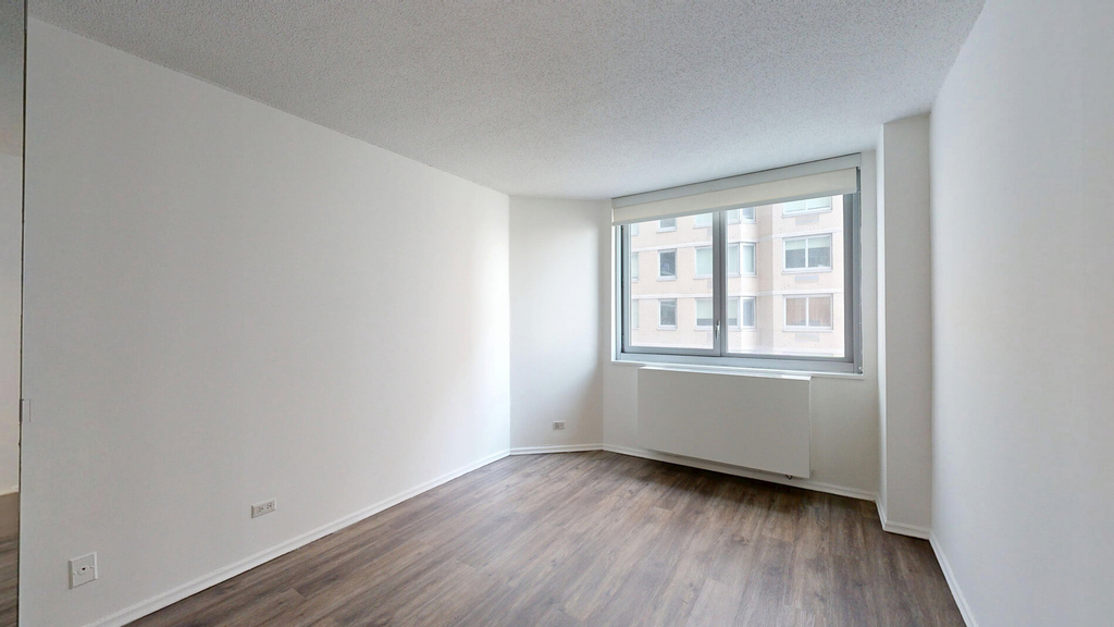 401 E 34th St - Photo 3