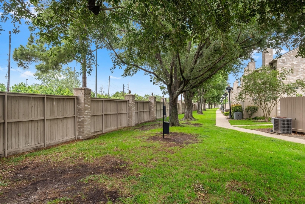 3124 Holly Hall Street - Photo 18