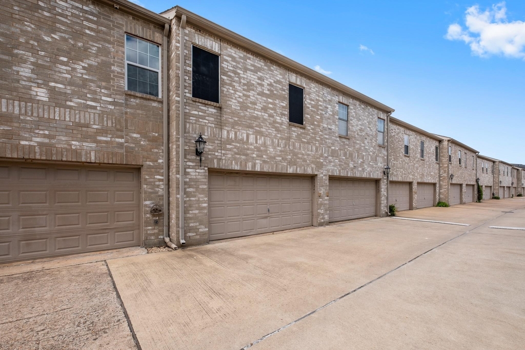 3124 Holly Hall Street - Photo 21