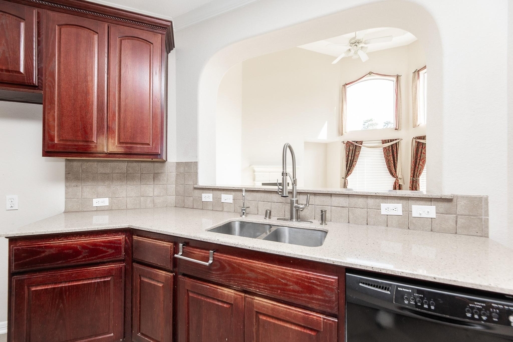 15435 Stoneridge Park Lane - Photo 15