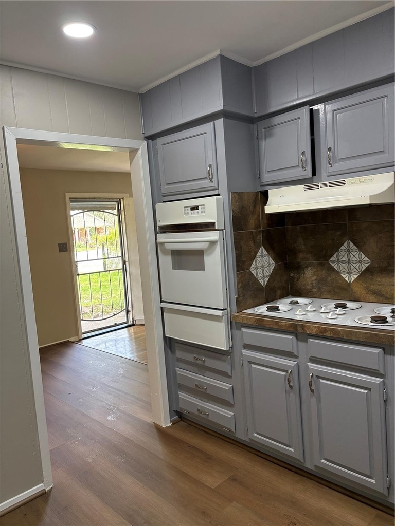 5914 Ridgeway Drive - Photo 9