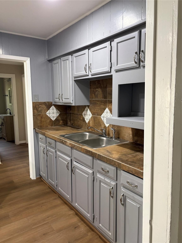 5914 Ridgeway Drive - Photo 8
