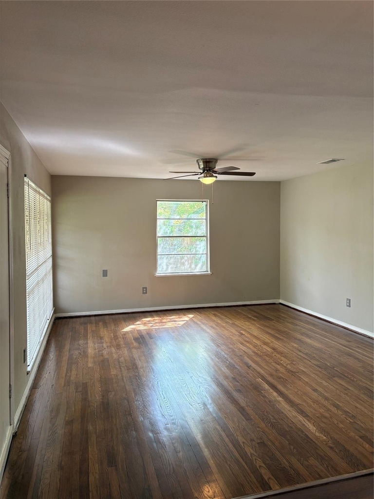 5914 Ridgeway Drive - Photo 5