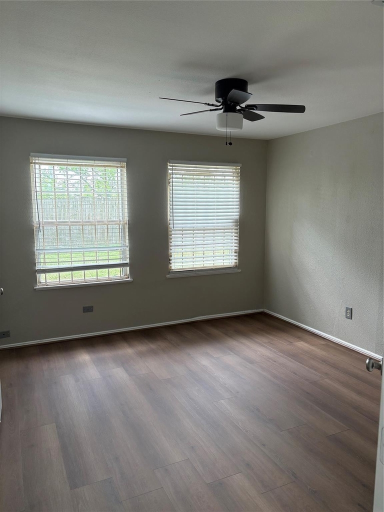 5914 Ridgeway Drive - Photo 14