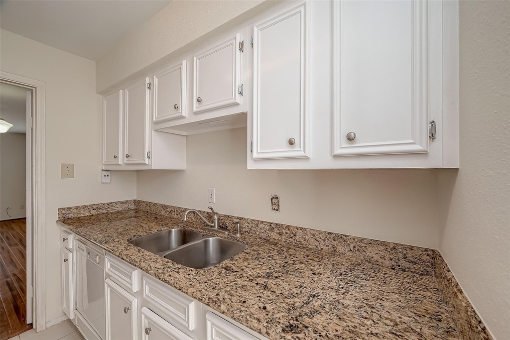 6402 Del Monte Drive - Photo 7