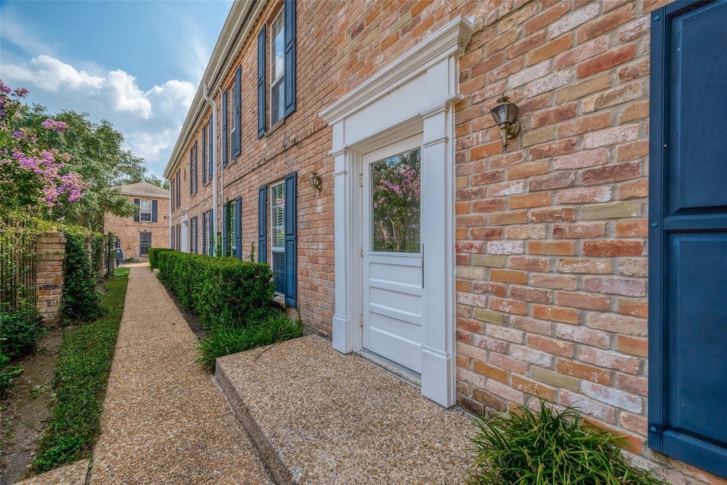 6402 Del Monte Drive - Photo 2