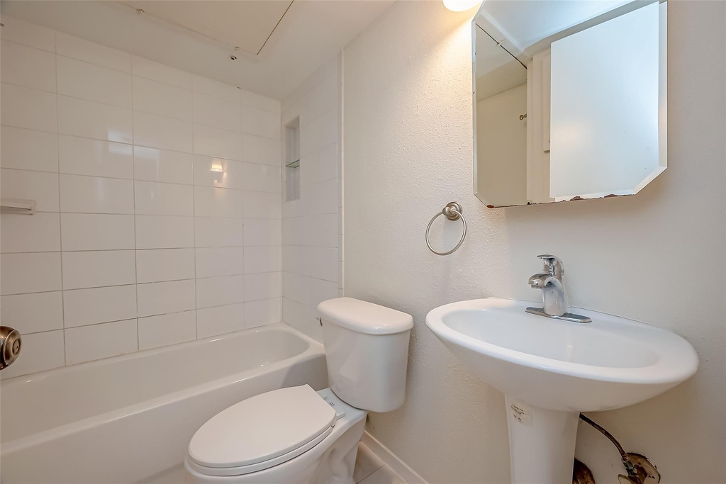 6402 Del Monte Drive - Photo 15