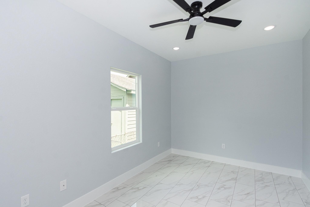6513 Avenue B - Photo 13