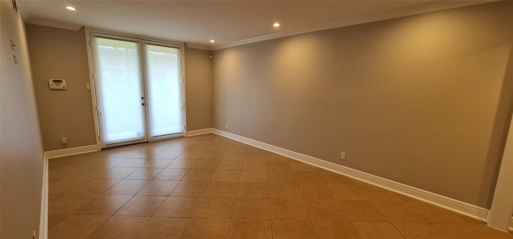 3300 Yorktown Street - Photo 2