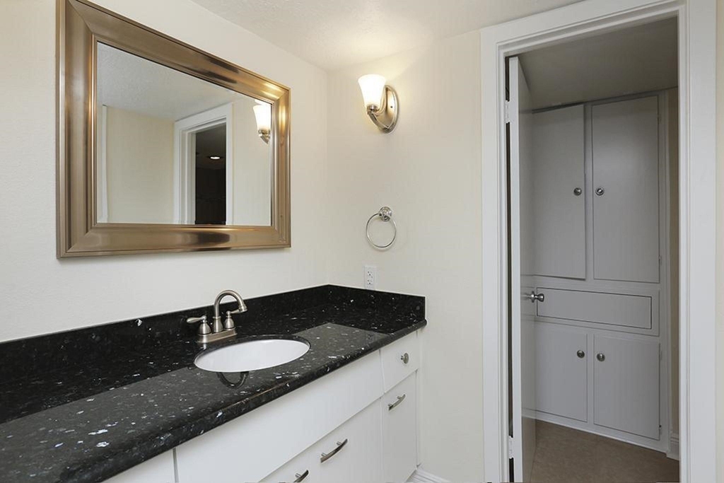 3300 Yorktown Street - Photo 4
