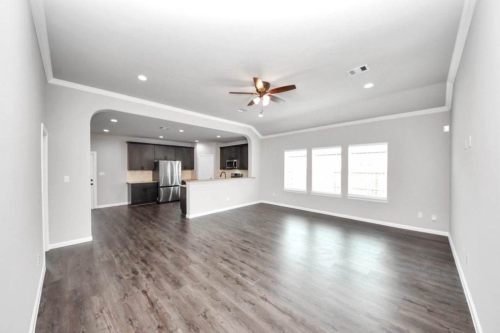 314 Carlos Leal Drive - Photo 5