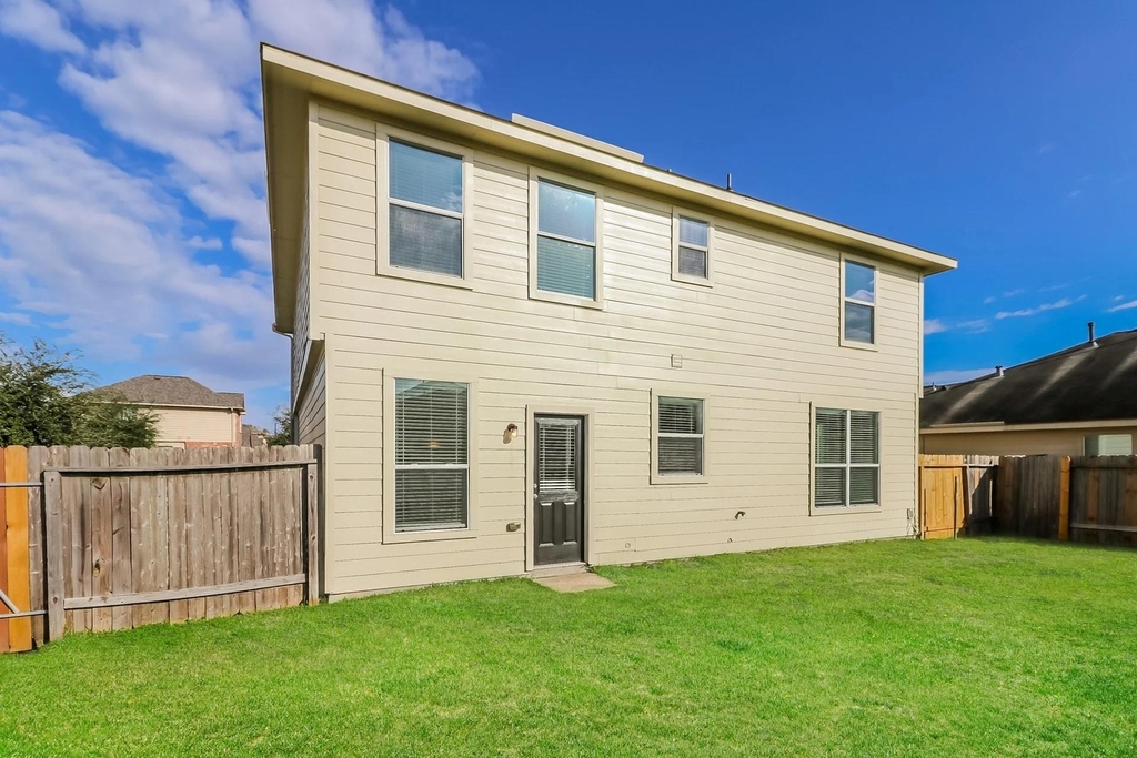 2615 Verano Drive - Photo 2