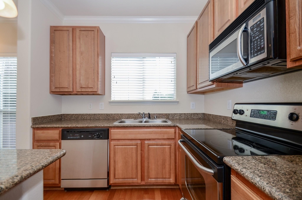 9200 Westheimer Road - Photo 16