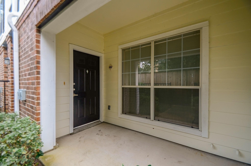 9200 Westheimer Road - Photo 2