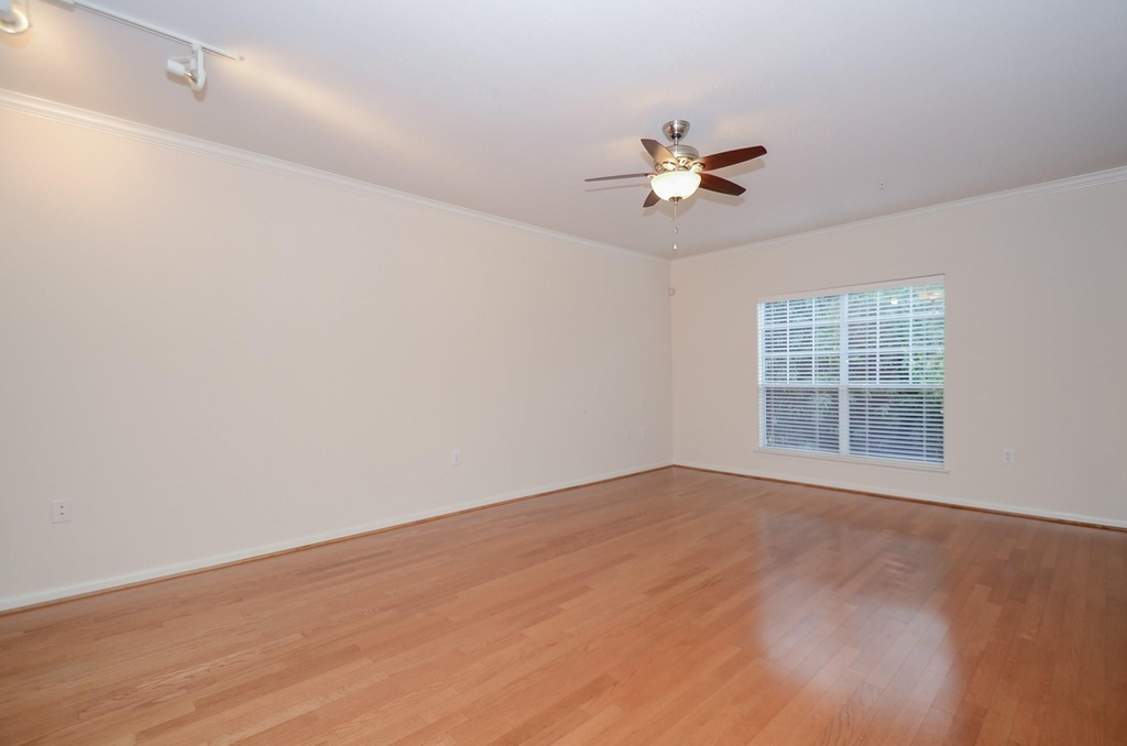 9200 Westheimer Road - Photo 11