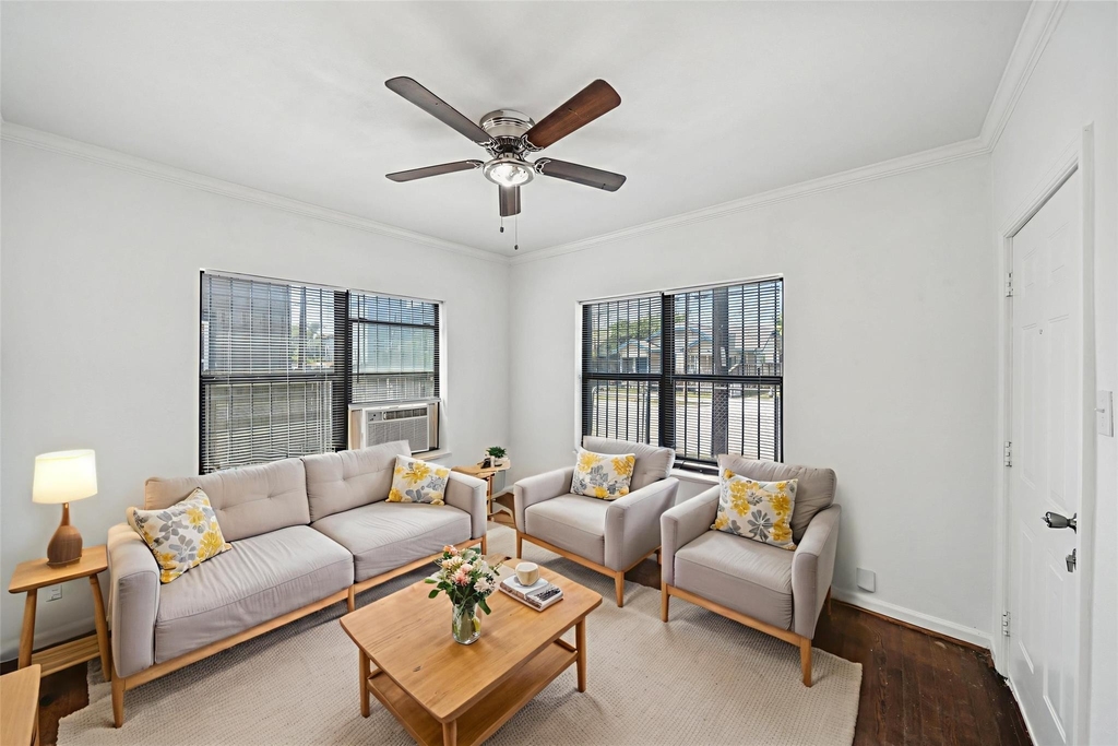 406 Quitman Street - Photo 2