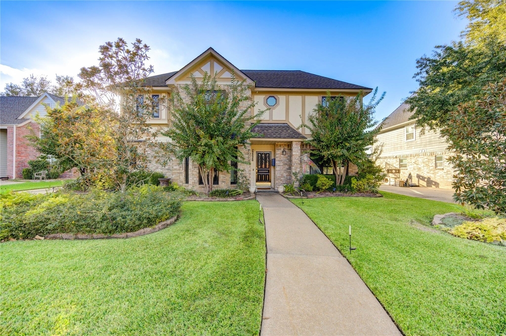 22526 Cove Hollow Drive - Photo 0