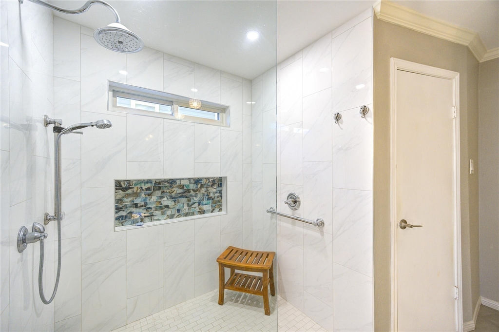 22526 Cove Hollow Drive - Photo 13