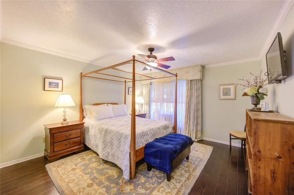 22526 Cove Hollow Drive - Photo 11