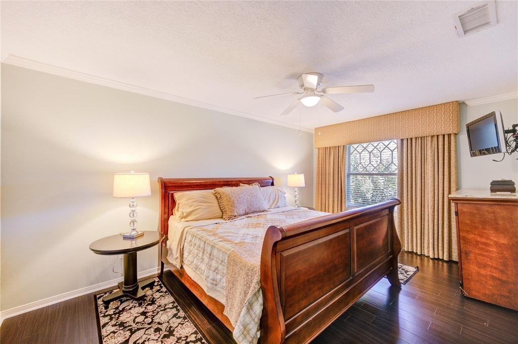22526 Cove Hollow Drive - Photo 16
