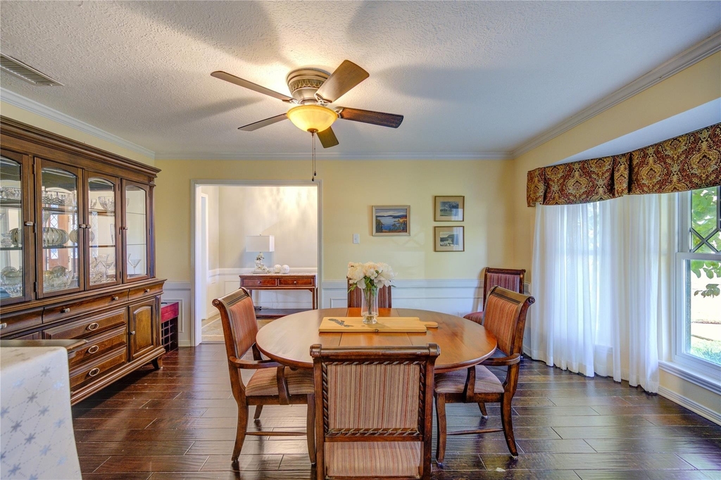 22526 Cove Hollow Drive - Photo 6