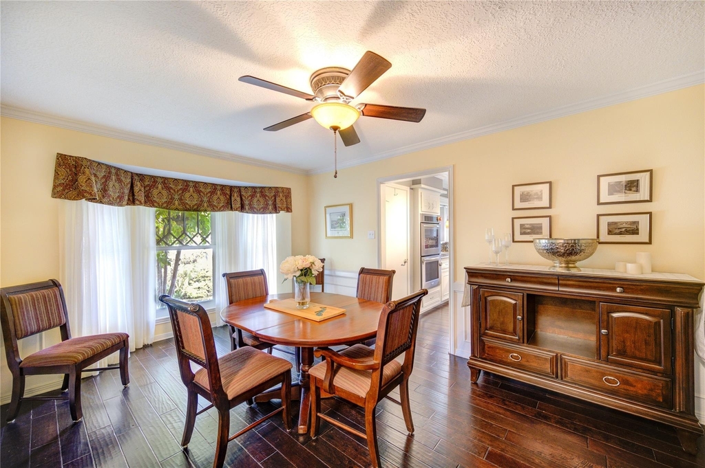 22526 Cove Hollow Drive - Photo 5