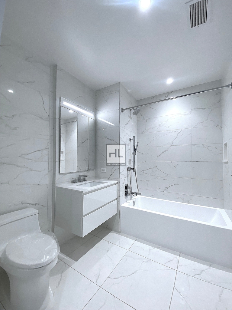 East 44th Street - Photo 3
