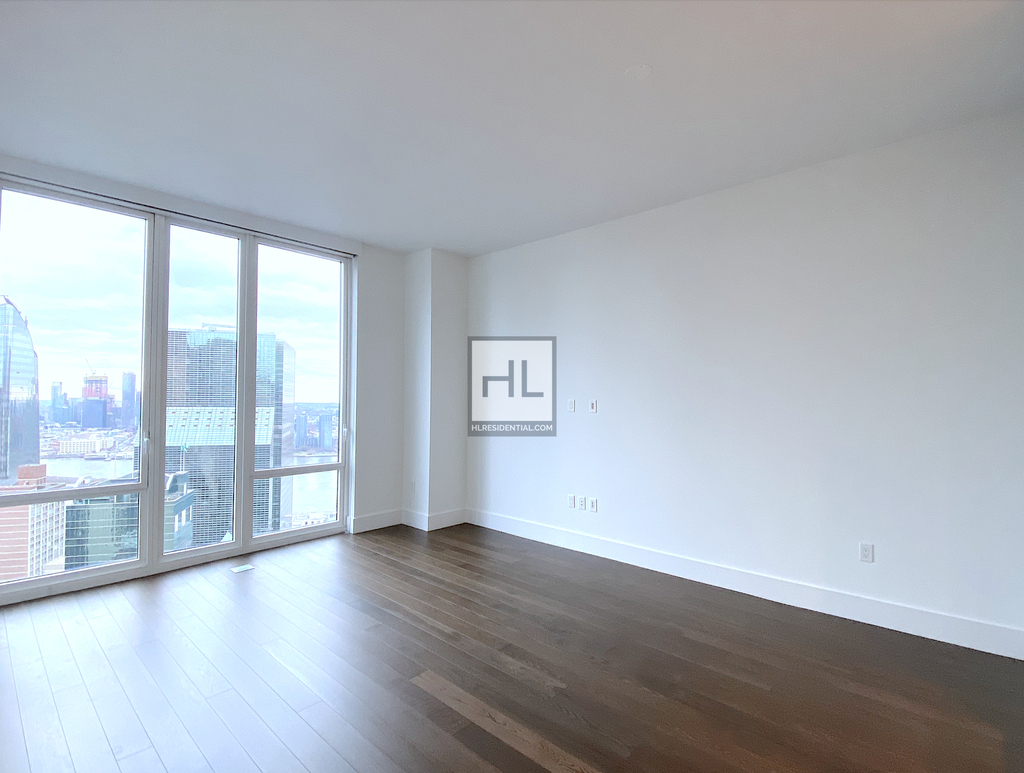 East 44th Street - Photo 2