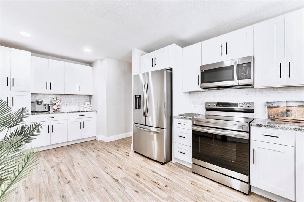 6220 Interbay - Photo 3