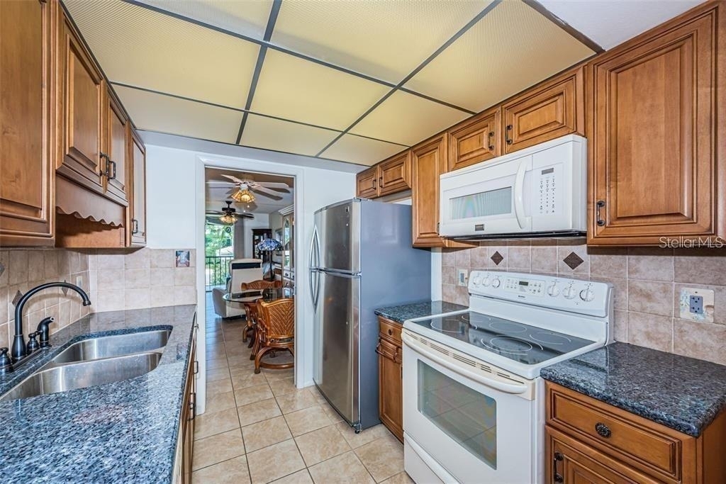 1324 Pasadena Avenue S - Photo 3