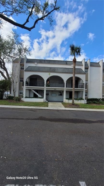 122 N Kings Avenue - Photo 0