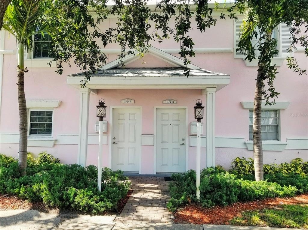 169 Pompano Drive Se - Photo 0
