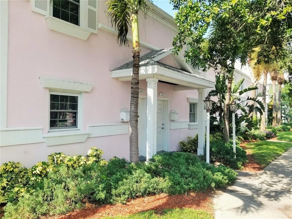 169 Pompano Drive Se - Photo 1
