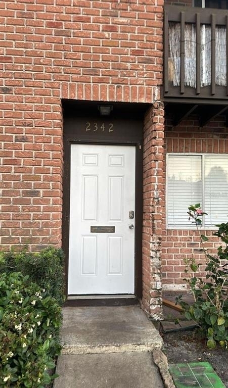 2342 Huntington Green Court - Photo 0
