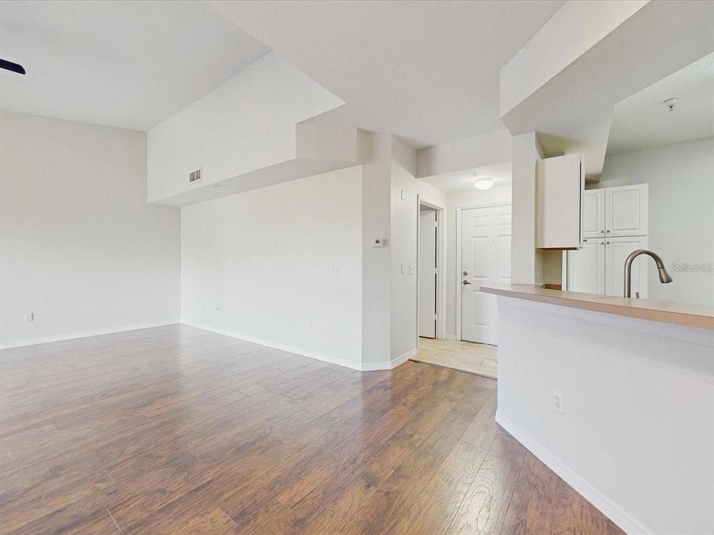 5578 Metrowest Boulevard - Photo 4