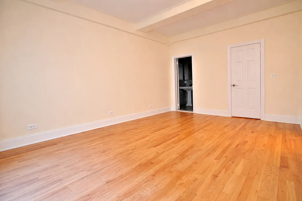 166 2nd Avenue - Photo 3