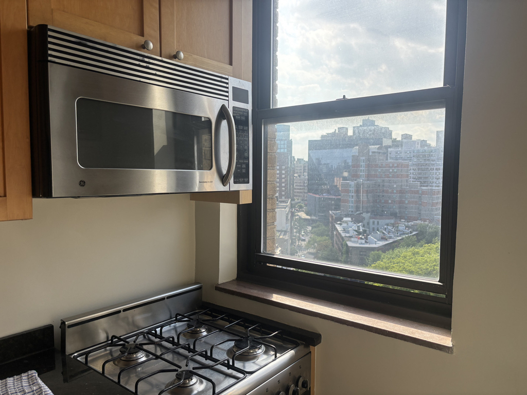 166 2nd Avenue - Photo 3