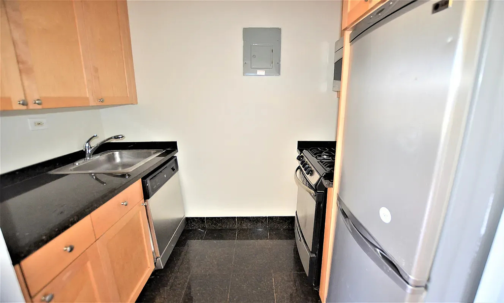 166 2nd Avenue - Photo 2