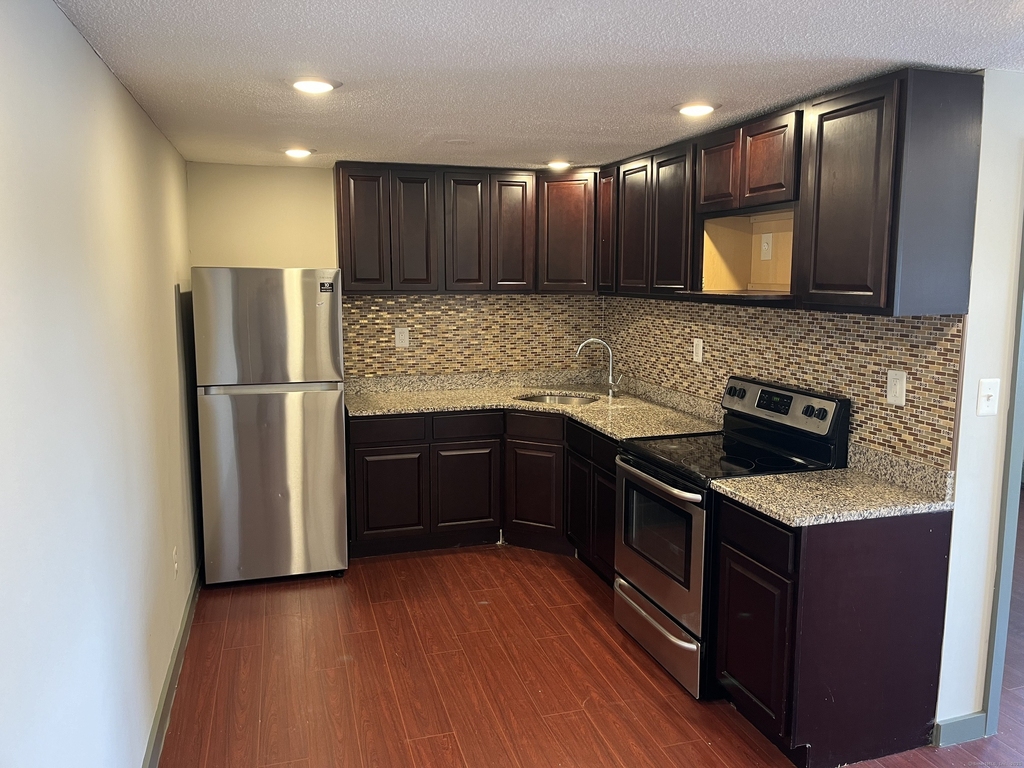 32 Cook Avenue - Photo 2