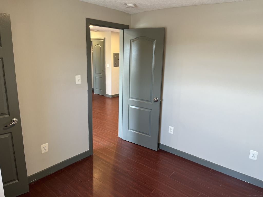 32 Cook Avenue - Photo 8