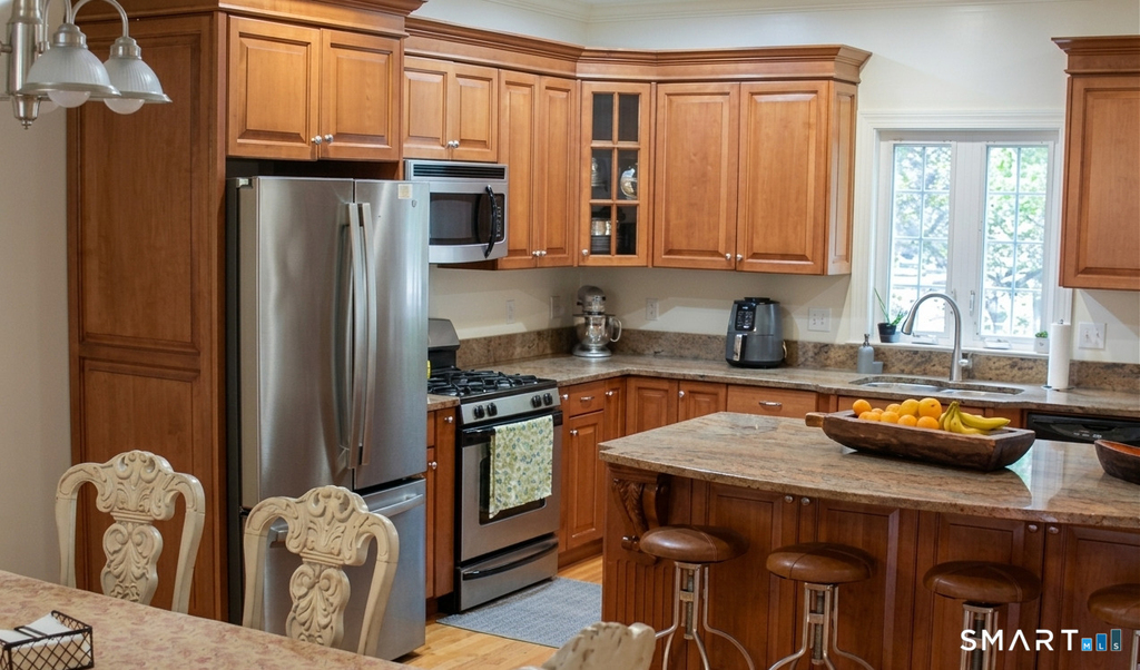 175 Alvin Street - Photo 2