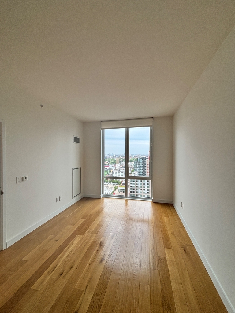  24th Street, Long Island City, NY 11101 - Photo 10