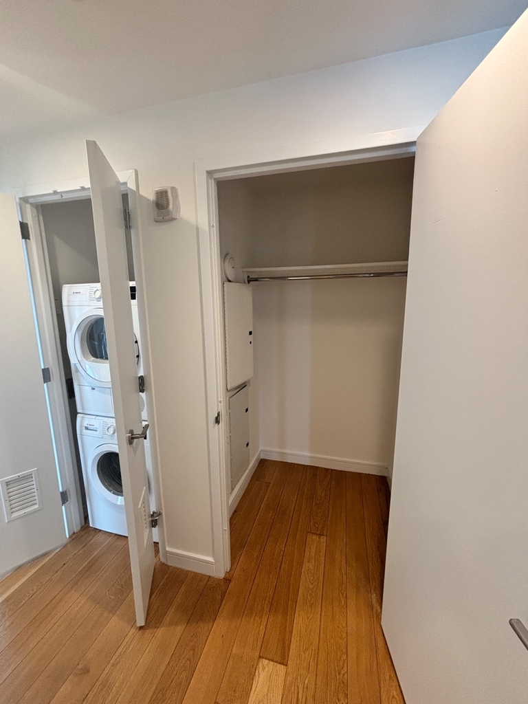  24th Street, Long Island City, NY 11101 - Photo 7
